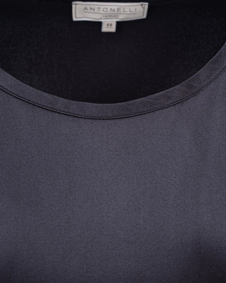 Shop ANTONELLI  T-shirt: Antonelli camicia "Ansaldo" in seta.
Collo a giro.
Maniche lunghe.
Vestibilità regolare.
Composizione: 94% Seta 6% Lycra.
Fabbricato in Italia.. ANSALDO D1687 251-999